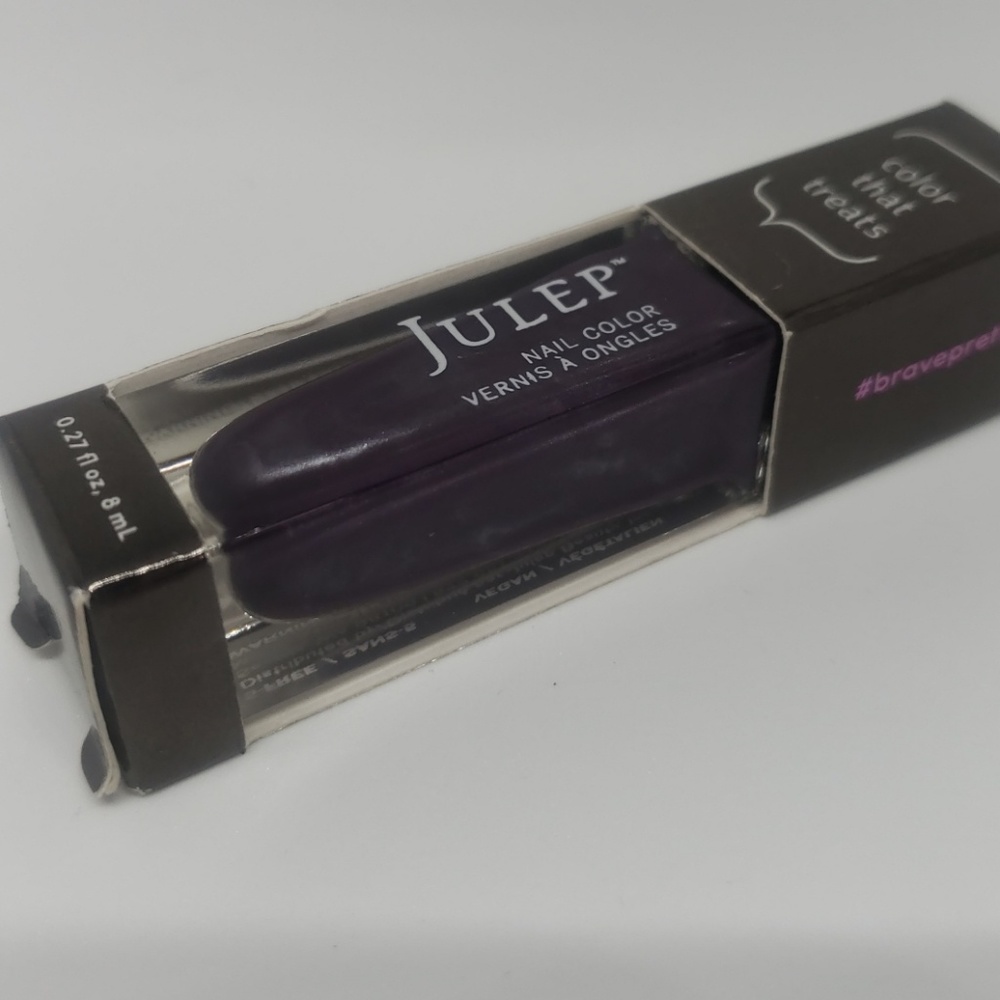 Julep nail color - Della